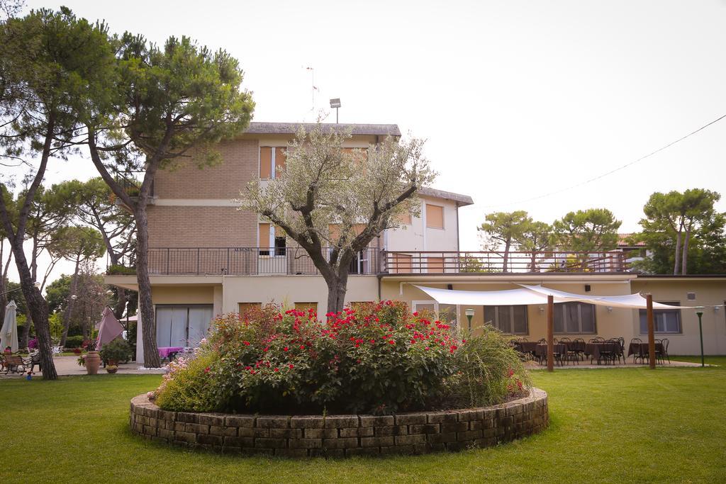 Hotel Ausonia Monte Porzio エクステリア 写真